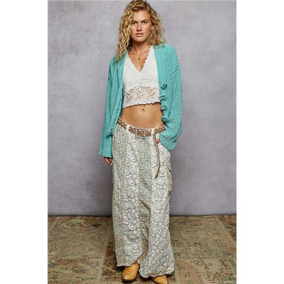 ✨NWT POL V-Neck Long Sleeve Cardigan with‎ Exaggerated Buttons - Picture 4 of 5